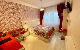 Muchomadrid Apartments